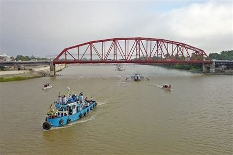 Balangay festival’s fluvial procession: Bannering calls for .